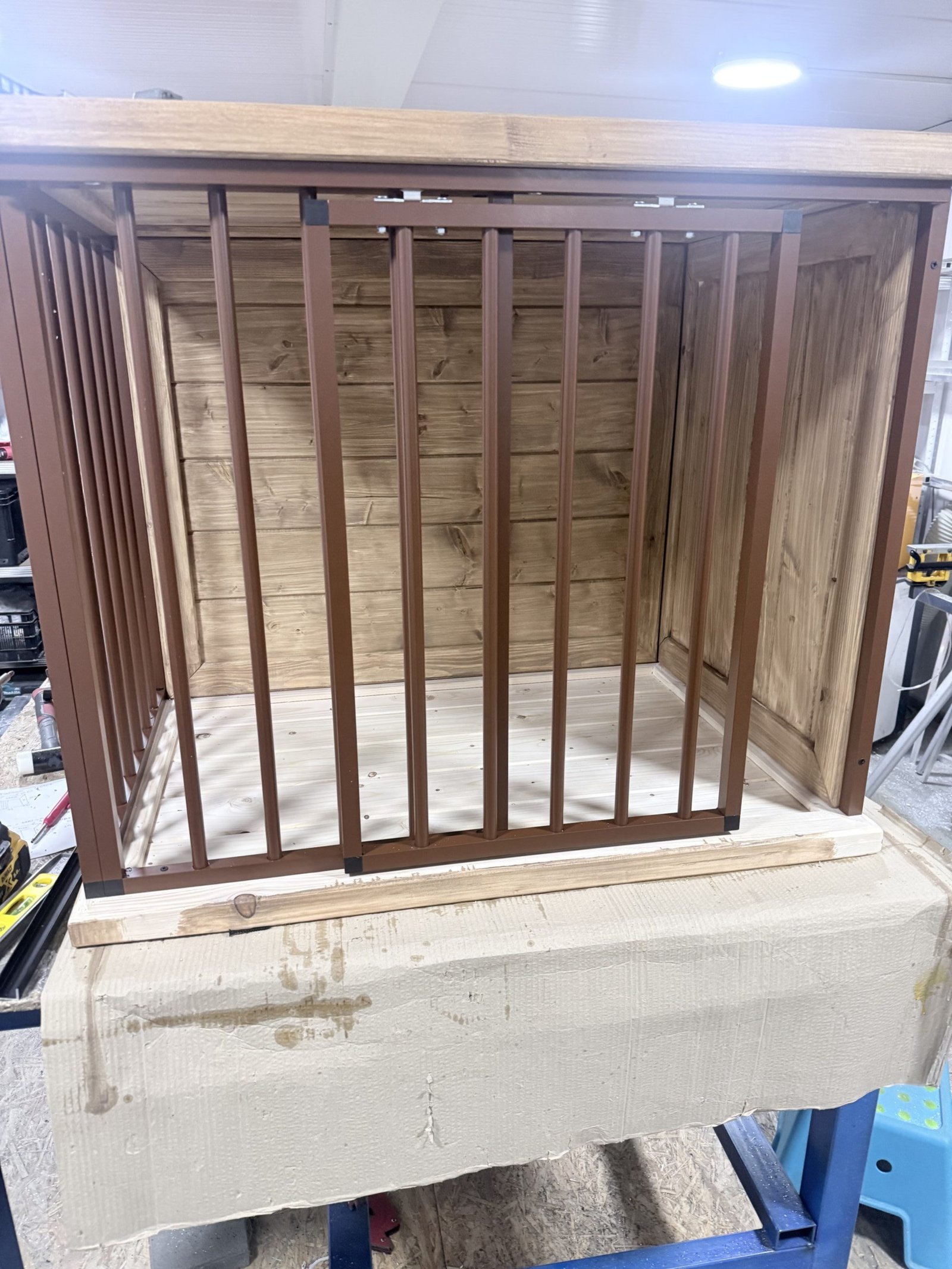 Interiérový box z masívu veľkosť: S, M, L, XL, XXL